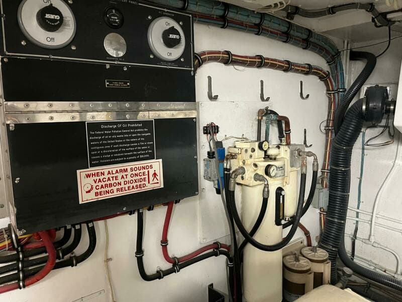 1986 Hatteras 70' Cockpit Motor Yacht