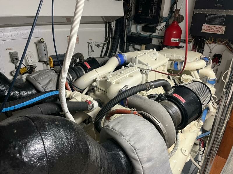 1986 Hatteras 70' Cockpit Motor Yacht