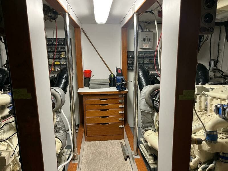 1986 Hatteras 70' Cockpit Motor Yacht