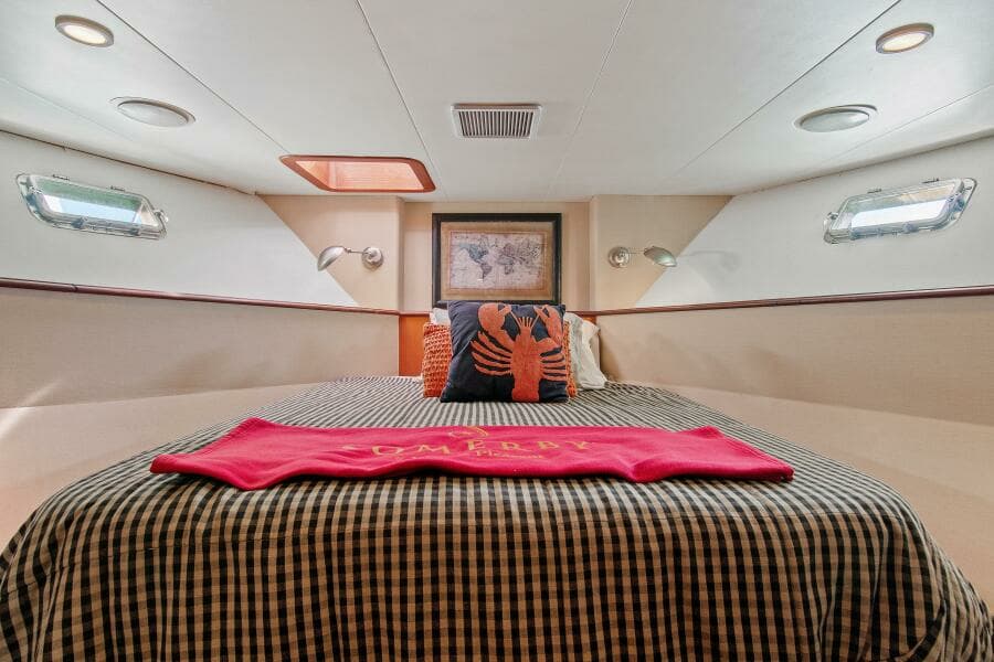 2004 Northern Marine 5700 Expedition