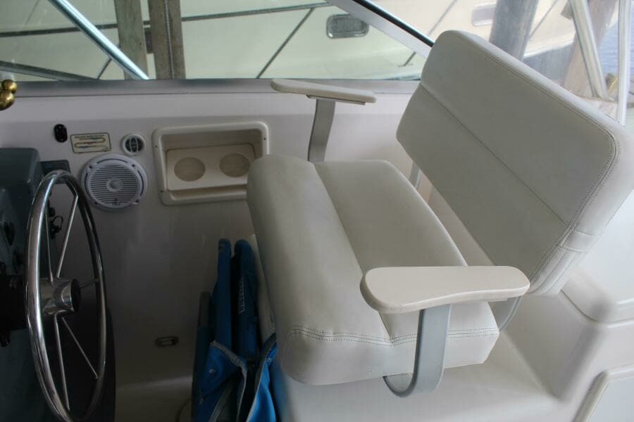 2001 Pursuit 3400 Express