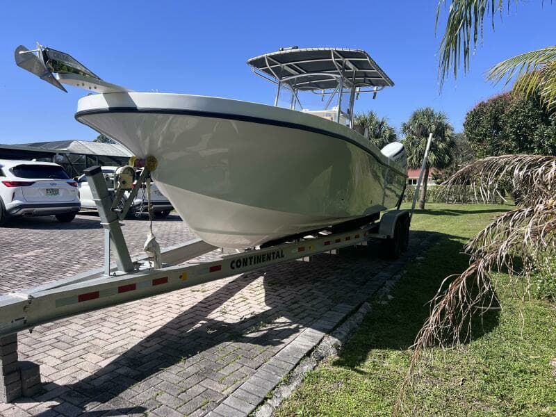 2022 Dusky 278 CENTER CONSOLE