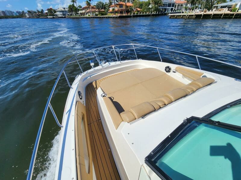 2021 Sea Ray 320 Sundancer