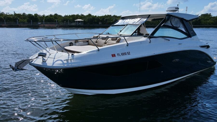 2021 Sea Ray 320 Sundancer