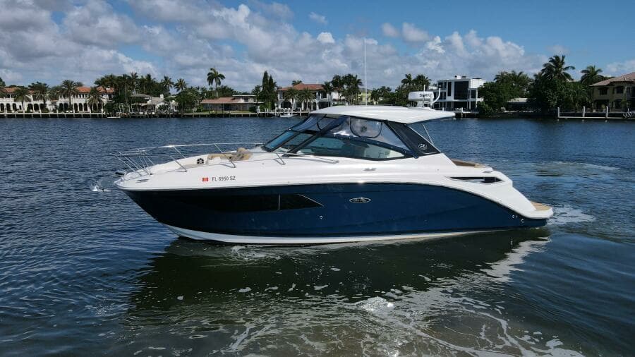 2021 Sea Ray 320 Sundancer