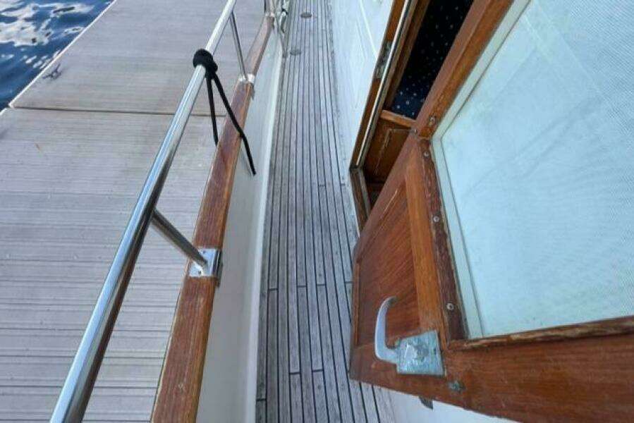 1987 Grand Banks 42 Classic Trawler (Hull #1002)