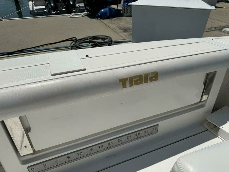 2000 Tiara Yachts 3100 Open