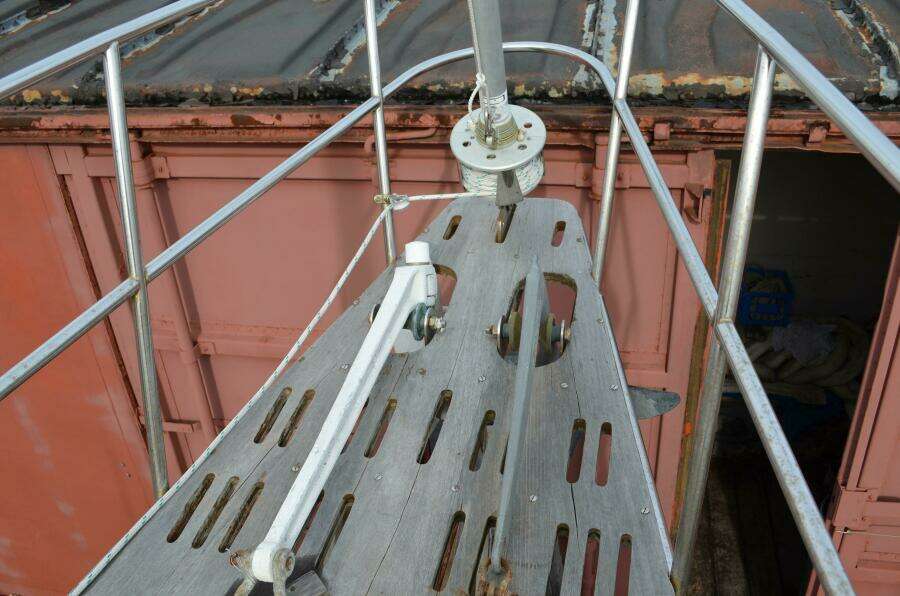 1982 Young Sun Cutter