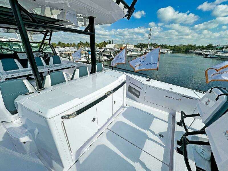 2024 Axopar 37 Sun Top