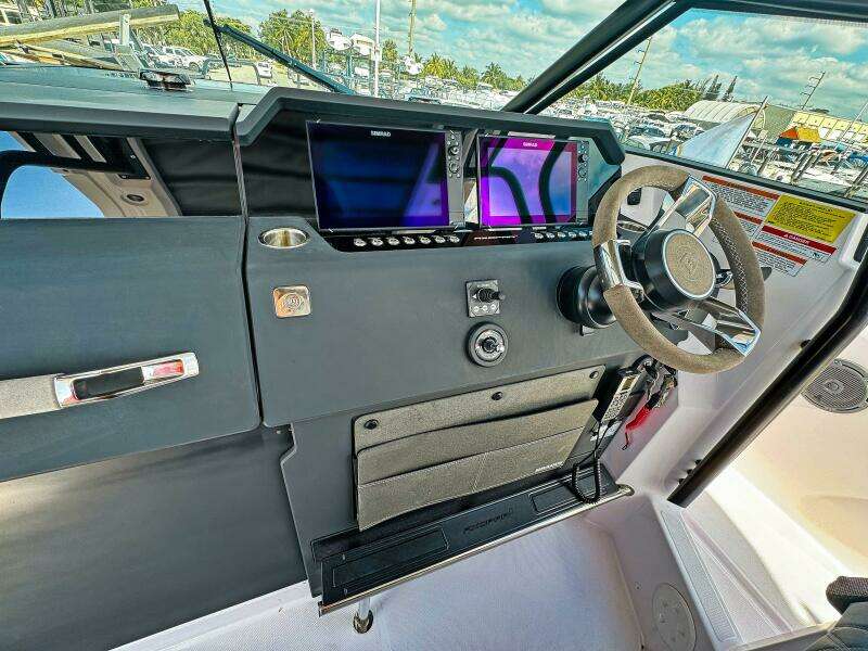 2024 Axopar 37 Sun Top