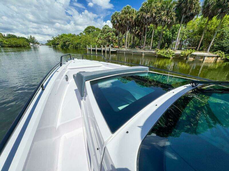 2024 Axopar 37 Sun Top