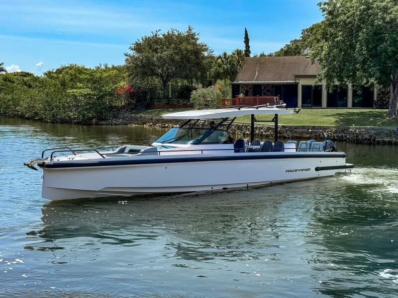 2024 Axopar 37 Sun Top