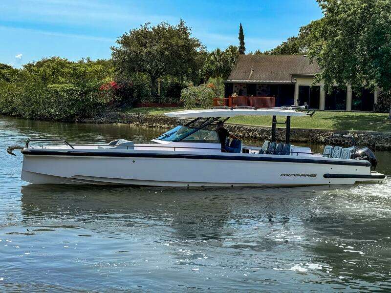2024 Axopar 37 Sun Top