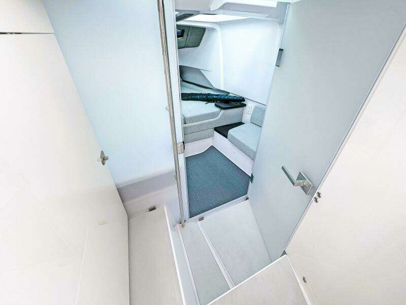 2024 Axopar 37 Sun Top