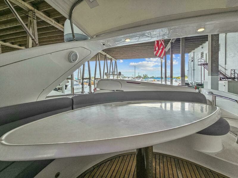 2005 Azimut 55 flybridge