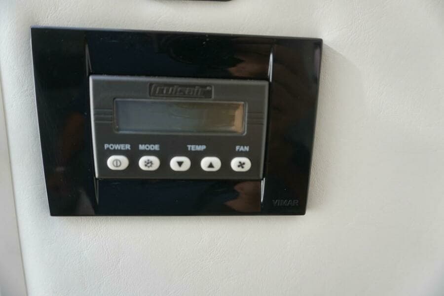 2015 Cruisers Yachts 328 BR