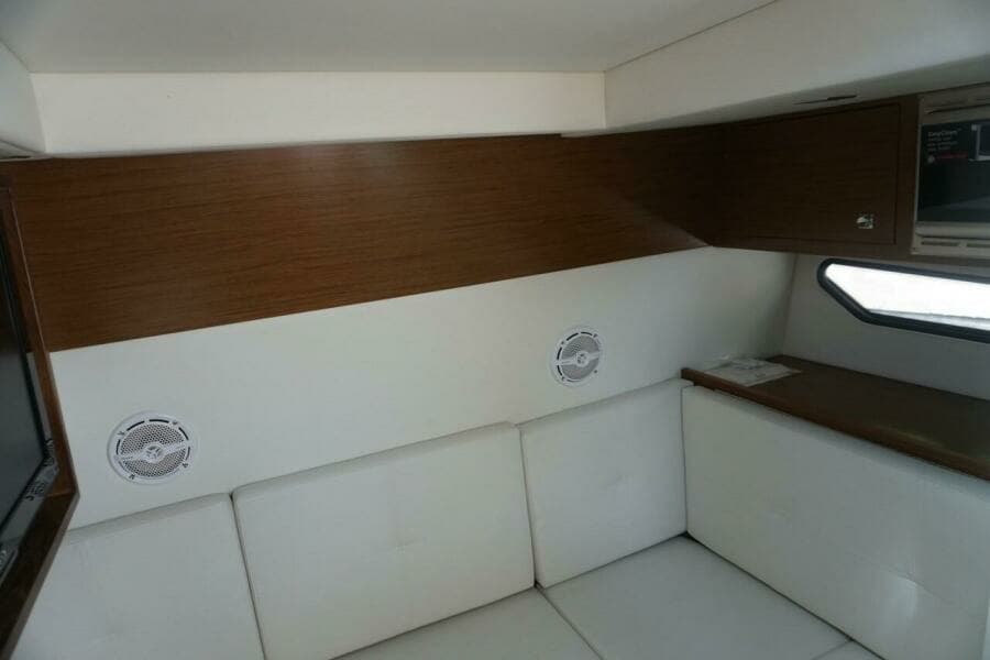 2015 Cruisers Yachts 328 BR