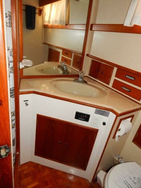 1989 Grand Banks Classic