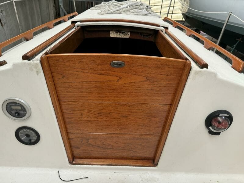 1983 Cape Dory 25D