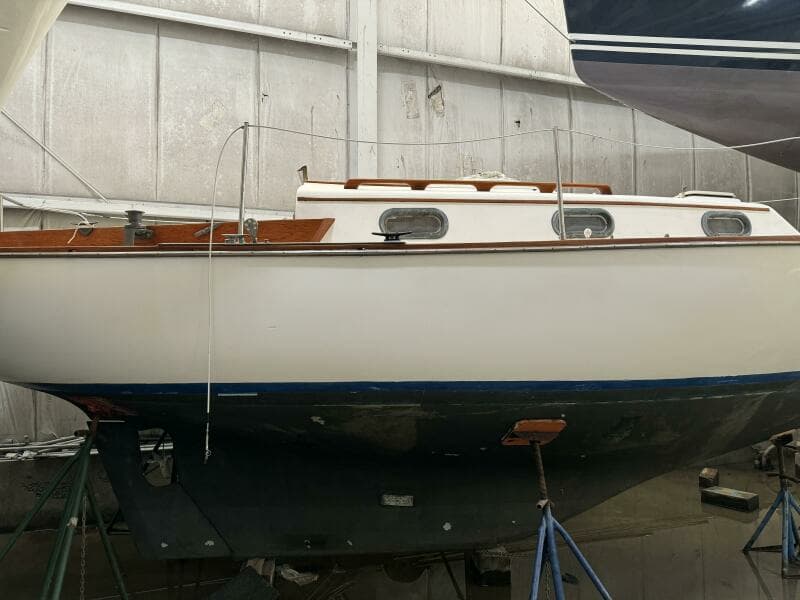 1983 Cape Dory 25D