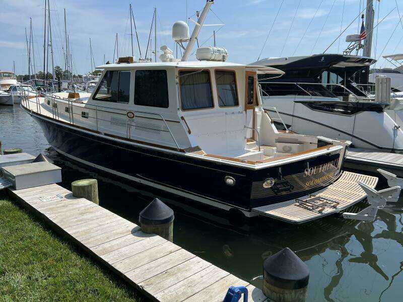2004 Grand Banks Eastbay 49 SX