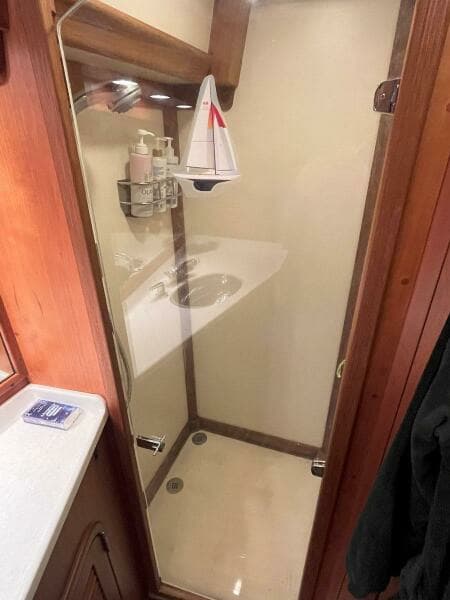 2001 Hinckley Sou'wester 59 CC Sloop