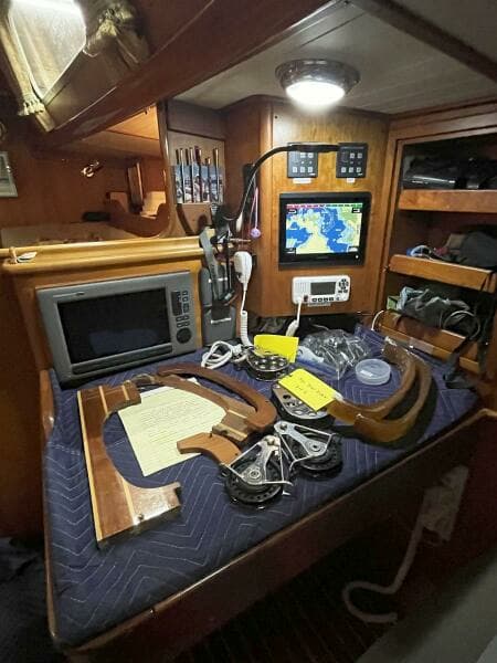 2001 Hinckley Sou'wester 59 CC Sloop