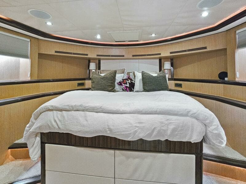 2010 Ocean Alexander 83