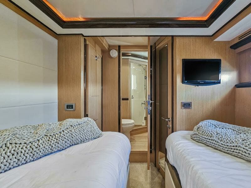 2010 Ocean Alexander 83