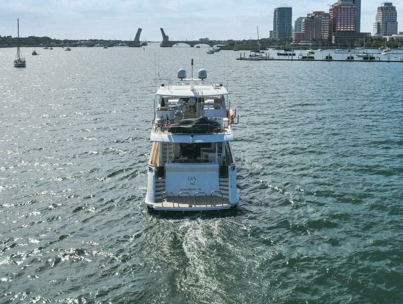 2010 Ocean Alexander 83