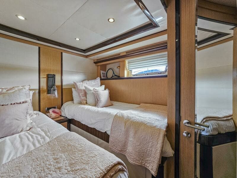 2010 Ocean Alexander 83