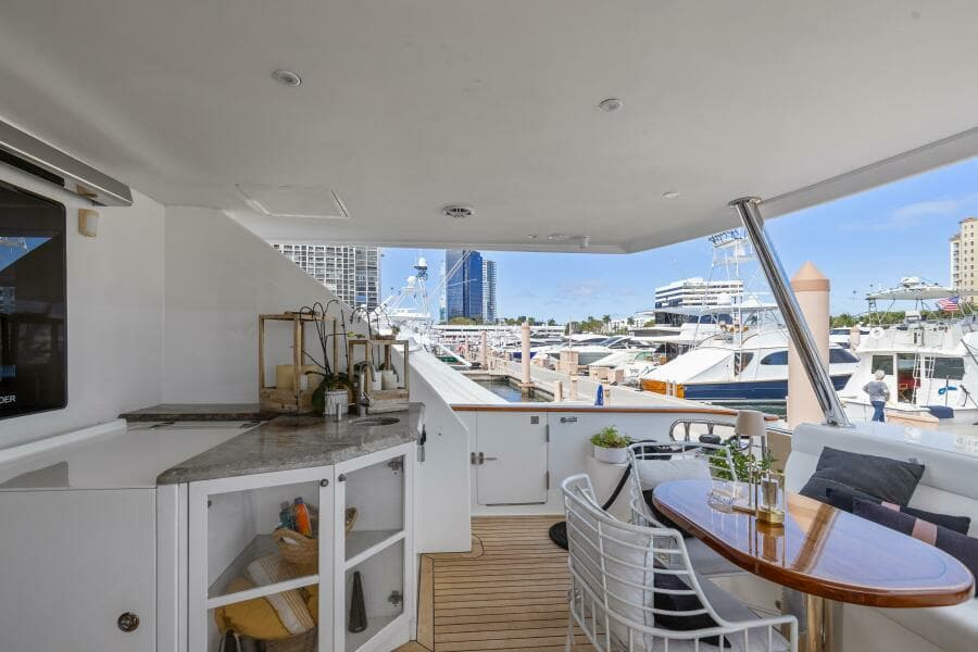 2010 Ocean Alexander 83