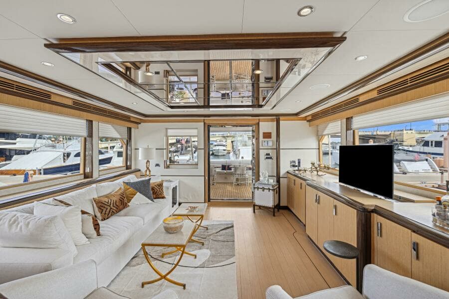 2010 Ocean Alexander 83