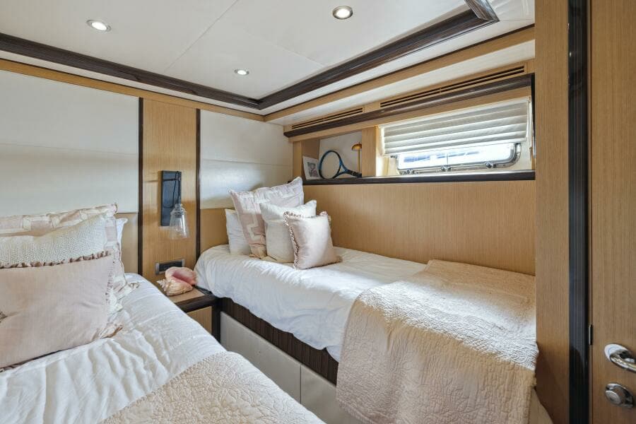 2010 Ocean Alexander 83