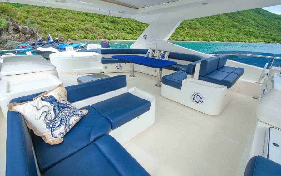 2006 Ferretti Yachts 881
