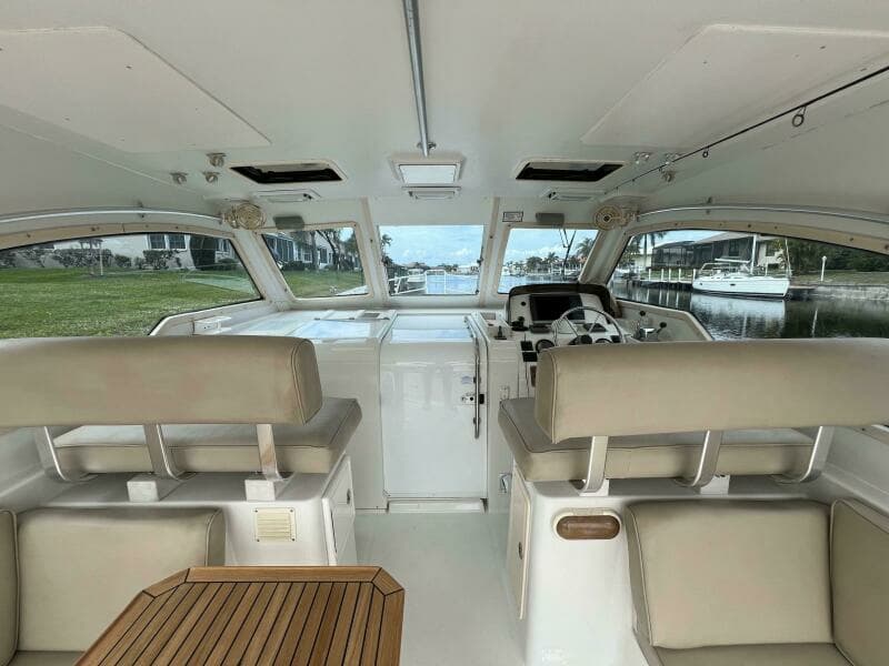 2000 Mainship Pilot 34