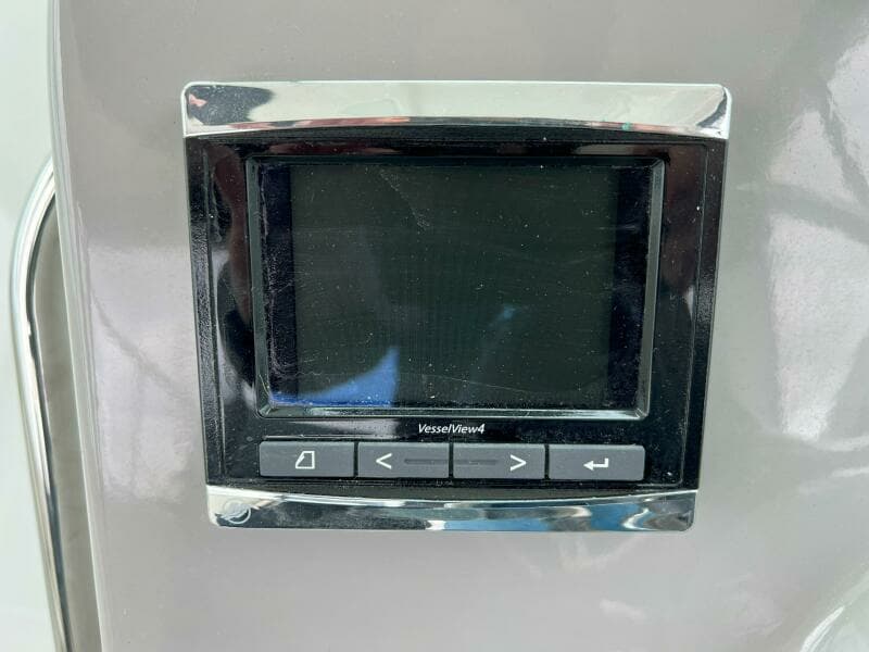 2017 Boston Whaler 285 Conquest