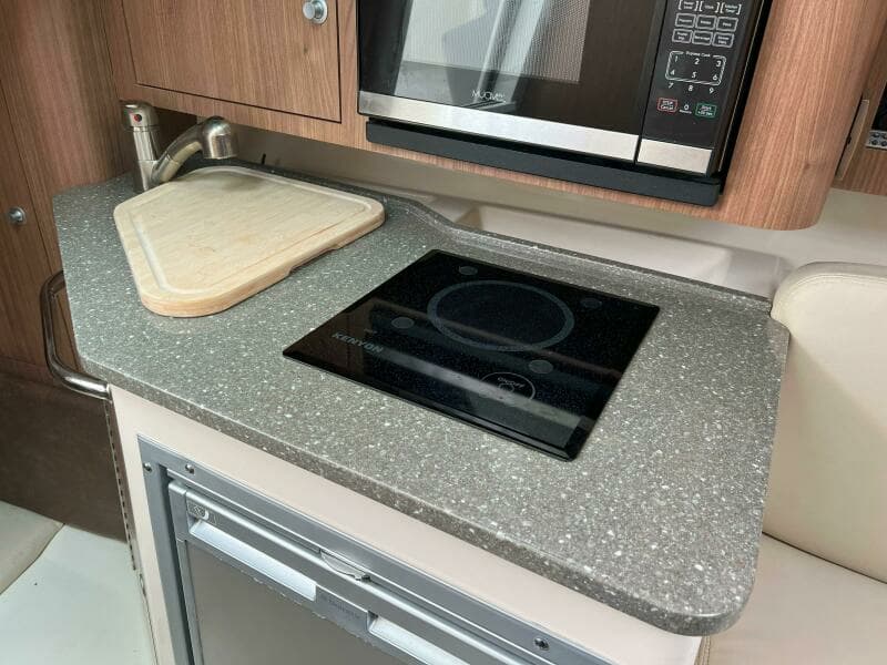 2017 Boston Whaler 285 Conquest