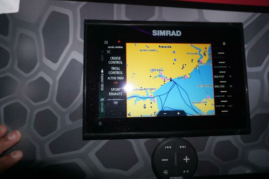 1998 32 Active Thunder 32 CC Ms. Rita Helm  (4)