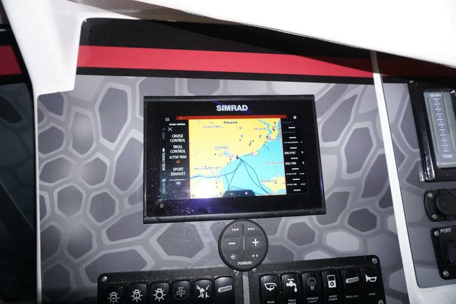 1998 32 Active Thunder 32 CC Ms. Rita Helm  (5)