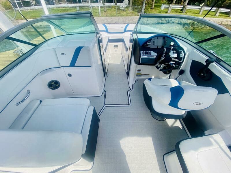 2016 Regal 22 Fasdeck