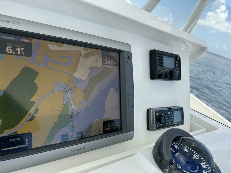 2011 Intrepid 323 Cuddy