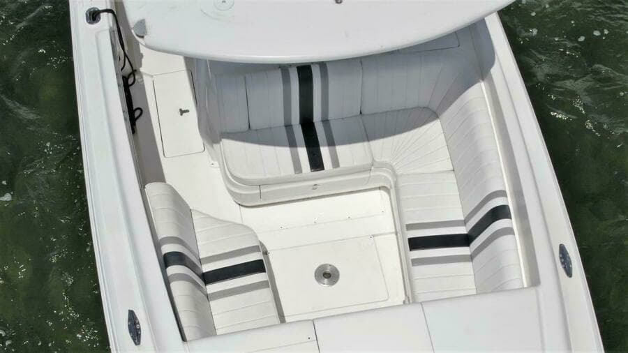 2011 Intrepid 323 Cuddy