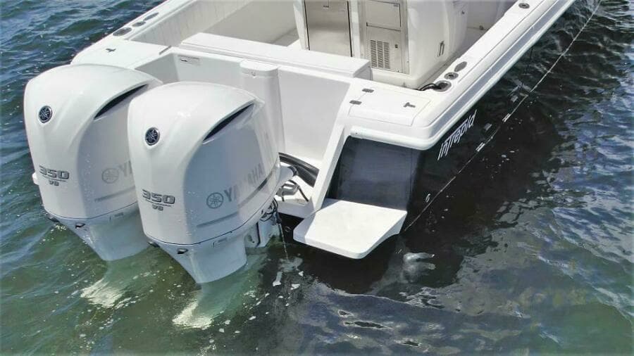 2011 Intrepid 323 Cuddy