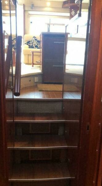 2009 Riviera 47 Enclosed Flybridge Series II