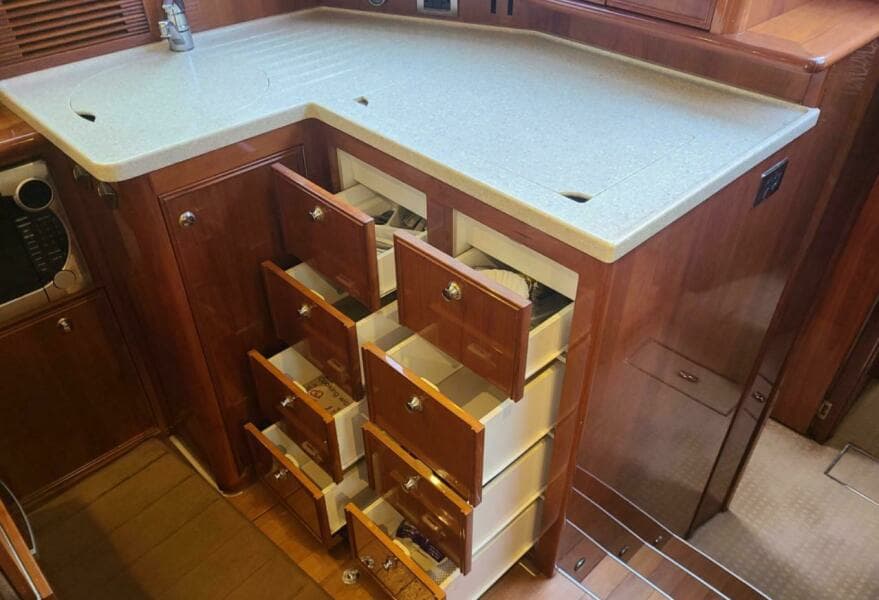 2009 Riviera 47 Enclosed Flybridge Series II