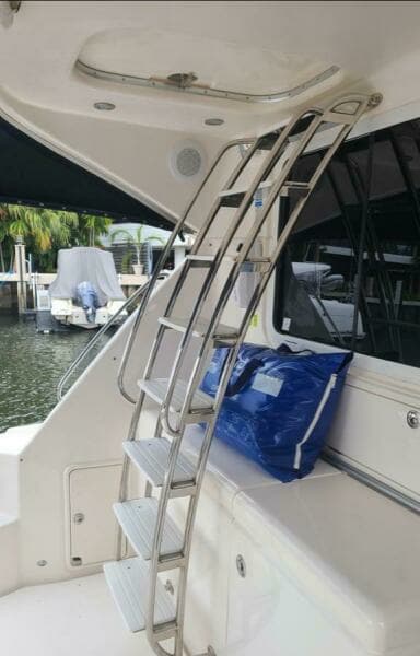 2009 Riviera 47 Enclosed Flybridge Series II