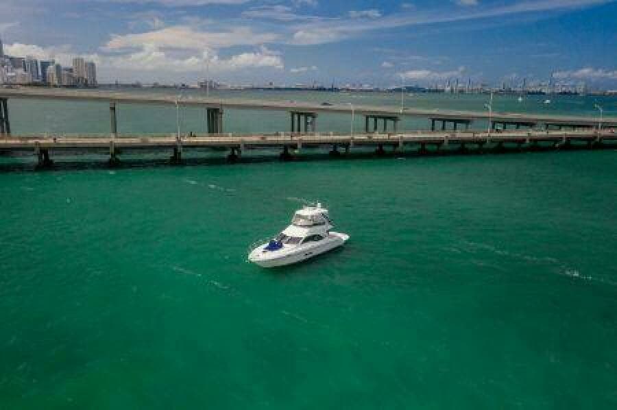 2007 Sea Ray 520 Sedan Bridge