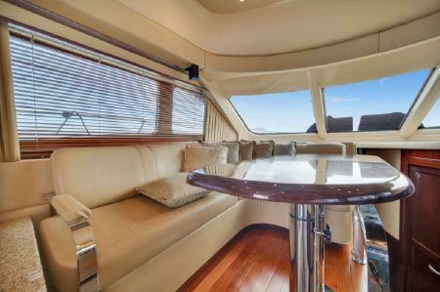 2007 Sea Ray 520 Sedan Bridge