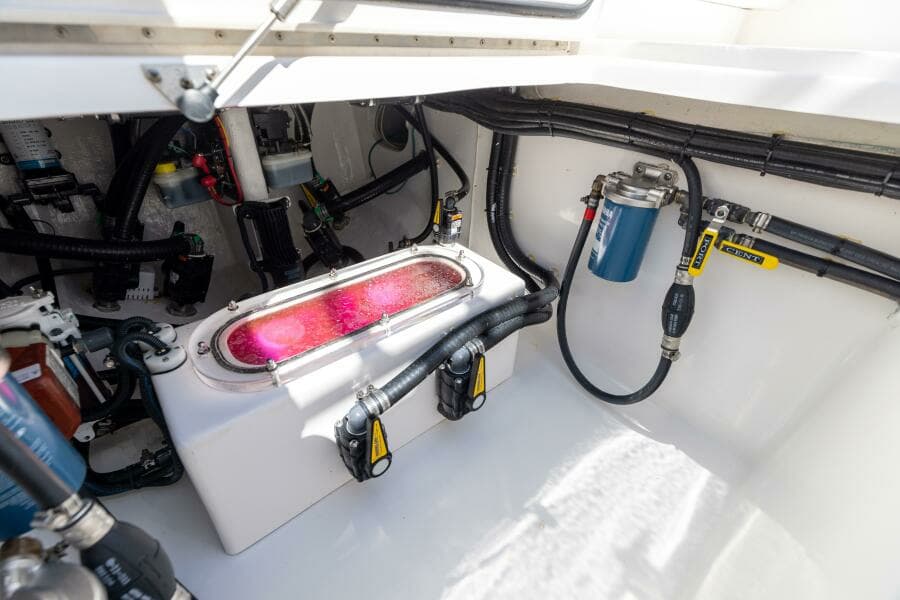 2021 Contender 39 FA